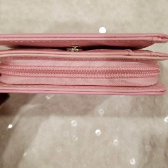 💖HOST PICK💖 Hello Kitty Small Wallet - Picture 3 of 7